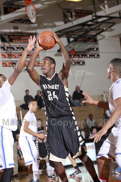 Thumbnail 1 in Saunders vs. Nanuet (Harry Jefferson Showcase) photogallery.