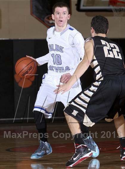 Thumbnail 2 in Saunders vs. Nanuet (Harry Jefferson Showcase) photogallery.