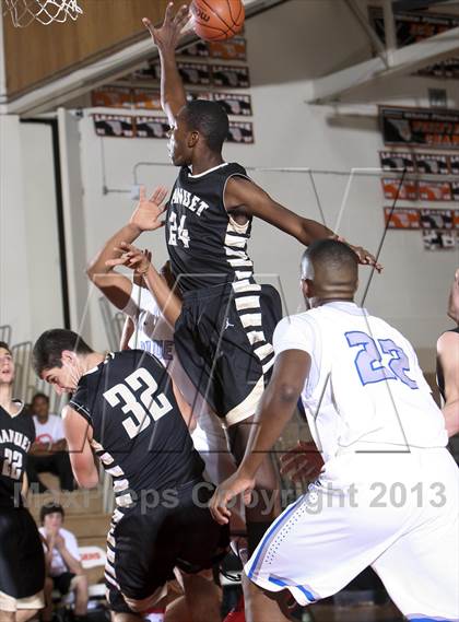 Thumbnail 3 in Saunders vs. Nanuet (Harry Jefferson Showcase) photogallery.