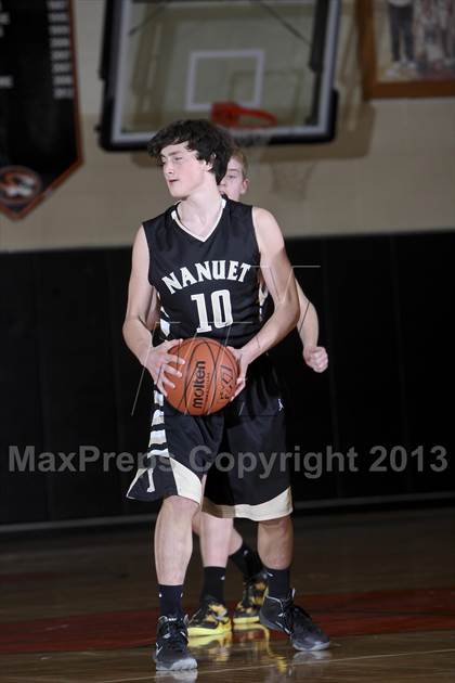 Thumbnail 2 in Saunders vs. Nanuet (Harry Jefferson Showcase) photogallery.