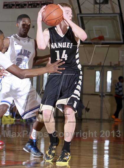 Thumbnail 1 in Saunders vs. Nanuet (Harry Jefferson Showcase) photogallery.