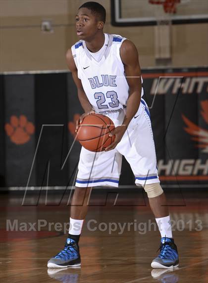 Thumbnail 2 in Saunders vs. Nanuet (Harry Jefferson Showcase) photogallery.