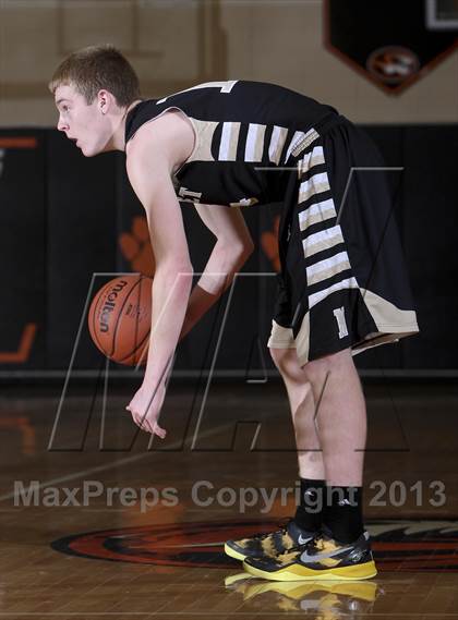 Thumbnail 2 in Saunders vs. Nanuet (Harry Jefferson Showcase) photogallery.