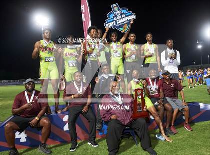 Thumbnail 1 in FHSAA 2A Finals (Awards) photogallery.
