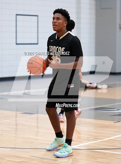 Thumbnail 2 in Conroe @ Bryan (Sophomore) photogallery.