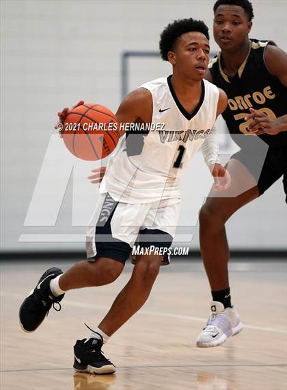 Thumbnail 1 in Conroe @ Bryan (Sophomore) photogallery.