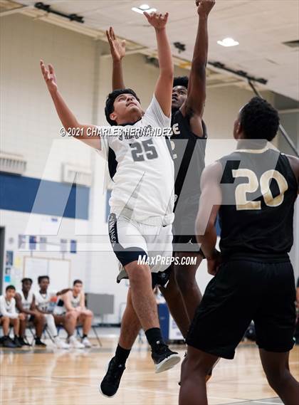 Thumbnail 1 in Conroe @ Bryan (Sophomore) photogallery.