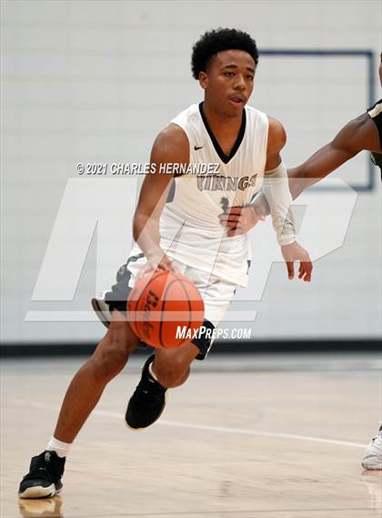 Thumbnail 2 in Conroe @ Bryan (Sophomore) photogallery.