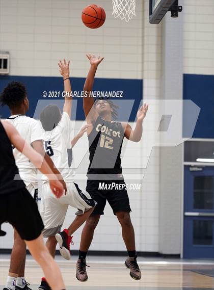 Thumbnail 1 in Conroe @ Bryan (Sophomore) photogallery.
