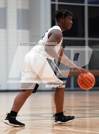 Thumbnail 2 in Conroe @ Bryan (Sophomore) photogallery.
