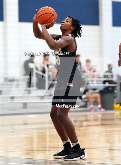Thumbnail 1 in Conroe @ Bryan (Sophomore) photogallery.