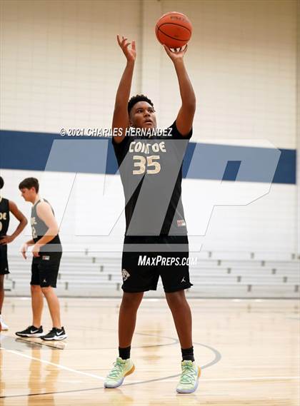 Thumbnail 1 in Conroe @ Bryan (Sophomore) photogallery.