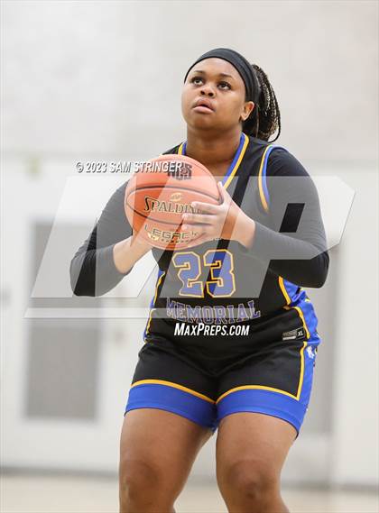 Thumbnail 3 in Newark Memorial @ Moreau Catholic (CIF NCS Div 2 Quarterfinal) photogallery.