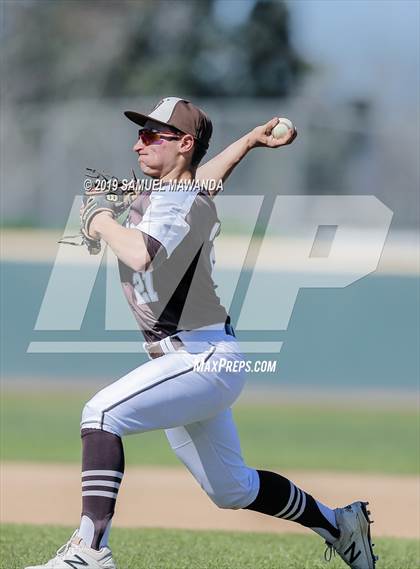 Thumbnail 2 in Crespi vs Loyola photogallery.