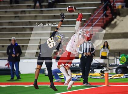 Thumbnail 3 in Glen Rose vs. Seminole (UIL Football 4A Division II Area) photogallery.