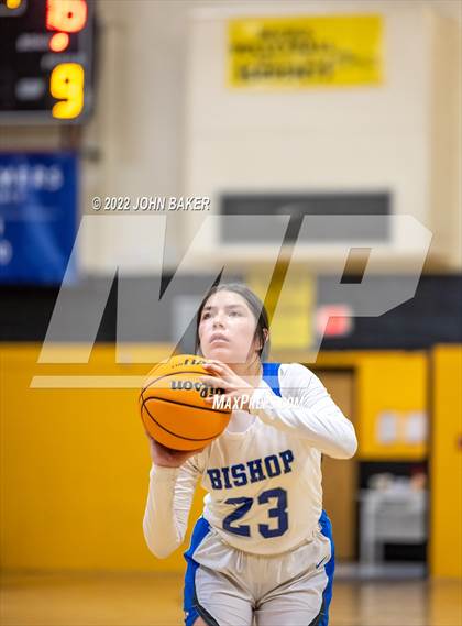 Thumbnail 3 in Battle Mountain vs. Bishop Union (Serpent Classic) photogallery.