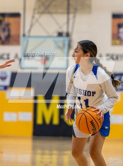 Thumbnail 3 in Battle Mountain vs. Bishop Union (Serpent Classic) photogallery.