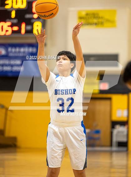 Thumbnail 1 in Battle Mountain vs. Bishop Union (Serpent Classic) photogallery.