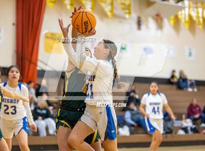 Thumbnail 2 in Battle Mountain vs. Bishop Union (Serpent Classic) photogallery.