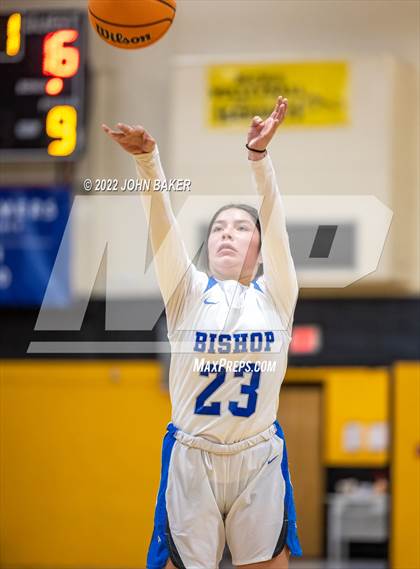 Thumbnail 2 in Battle Mountain vs. Bishop Union (Serpent Classic) photogallery.