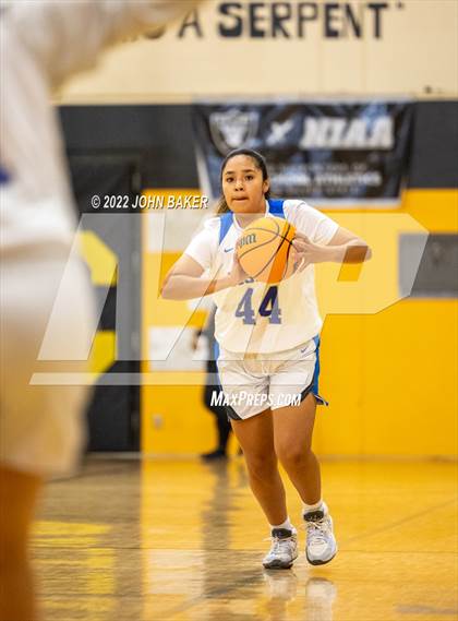 Thumbnail 2 in Battle Mountain vs. Bishop Union (Serpent Classic) photogallery.