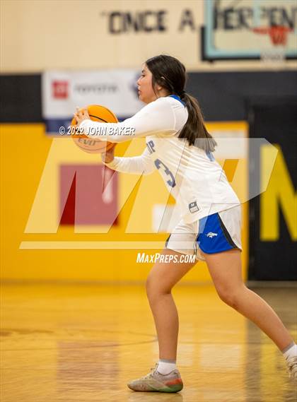 Thumbnail 3 in Battle Mountain vs. Bishop Union (Serpent Classic) photogallery.
