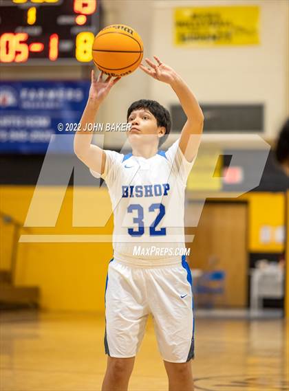 Thumbnail 3 in Battle Mountain vs. Bishop Union (Serpent Classic) photogallery.