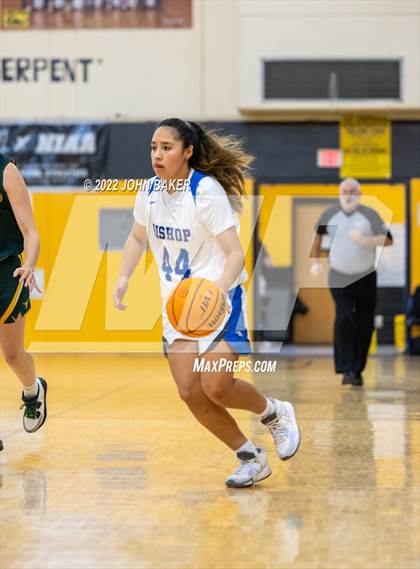 Thumbnail 1 in Battle Mountain vs. Bishop Union (Serpent Classic) photogallery.