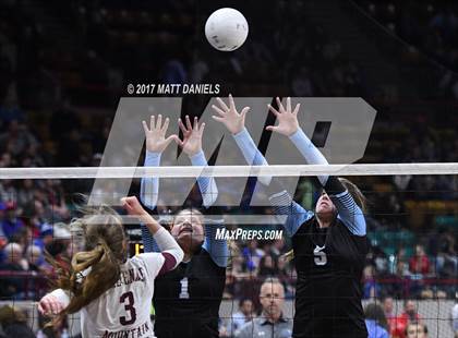 Thumbnail 2 in Pueblo West vs. Cheyenne Mountain (CHSAA 4A Pool 2 Playoff) photogallery.