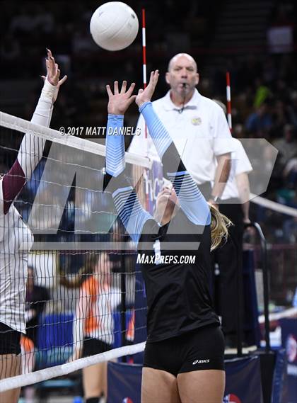 Thumbnail 1 in Pueblo West vs. Cheyenne Mountain (CHSAA 4A Pool 2 Playoff) photogallery.