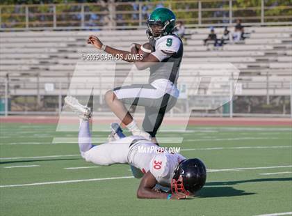 Thumbnail 1 in JV: Dominguez @ Dorsey (Scrimmage) photogallery.