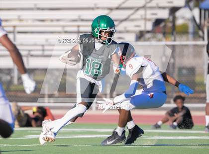 Thumbnail 1 in JV: Dominguez @ Dorsey (Scrimmage) photogallery.