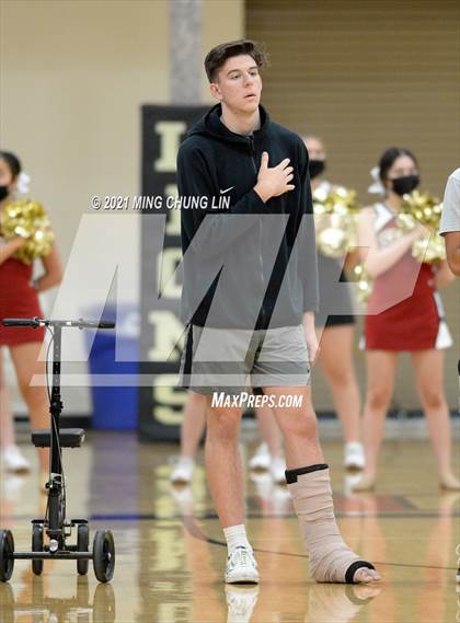 Thumbnail 2 in Mater Dei @ JSerra Catholic photogallery.