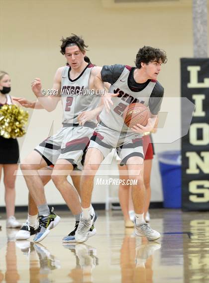 Thumbnail 2 in Mater Dei @ JSerra Catholic photogallery.