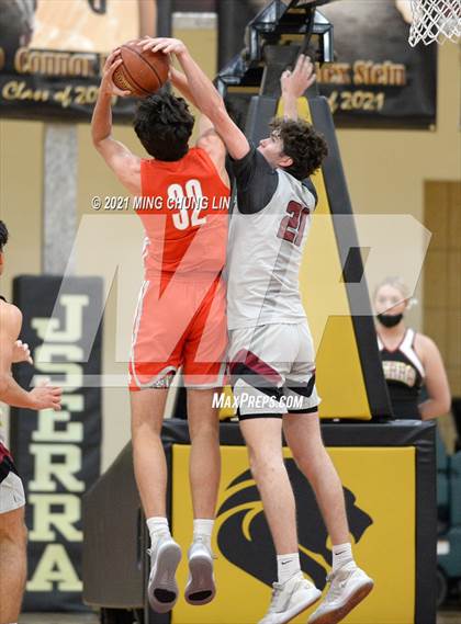 Thumbnail 1 in Mater Dei @ JSerra Catholic photogallery.