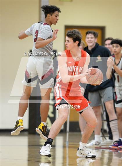 Thumbnail 3 in Mater Dei @ JSerra Catholic photogallery.