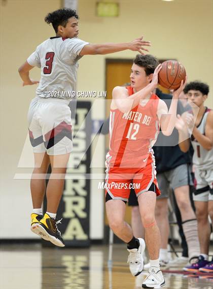Thumbnail 1 in Mater Dei @ JSerra Catholic photogallery.