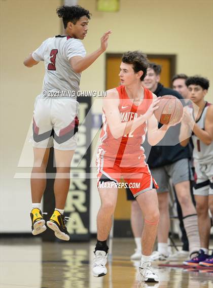 Thumbnail 2 in Mater Dei @ JSerra Catholic photogallery.