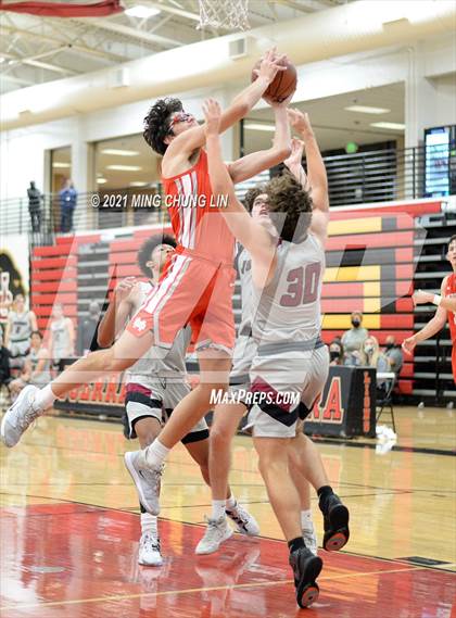 Thumbnail 2 in Mater Dei @ JSerra Catholic photogallery.