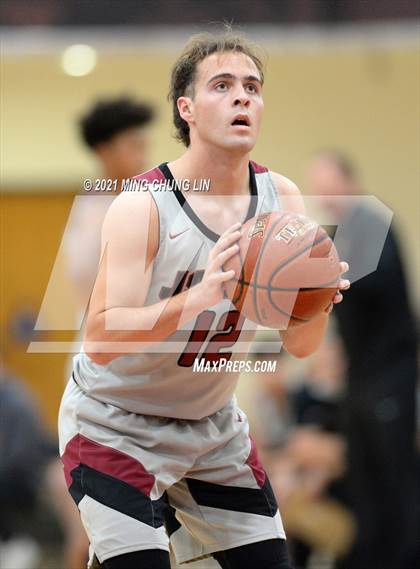Thumbnail 2 in Mater Dei @ JSerra Catholic photogallery.