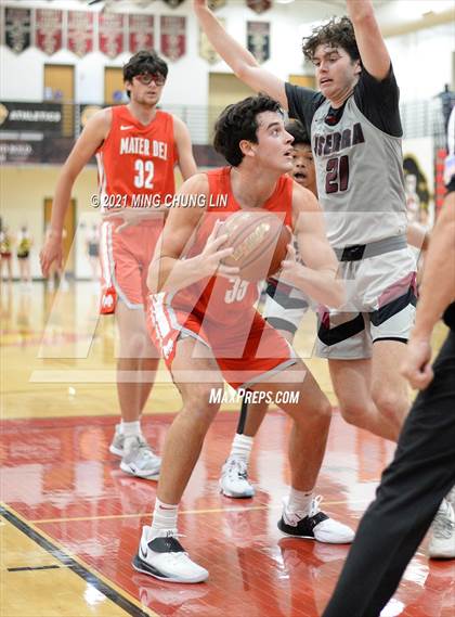 Thumbnail 1 in Mater Dei @ JSerra Catholic photogallery.