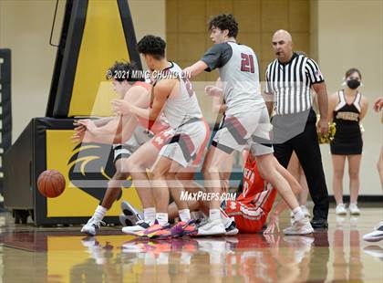 Thumbnail 2 in Mater Dei @ JSerra Catholic photogallery.
