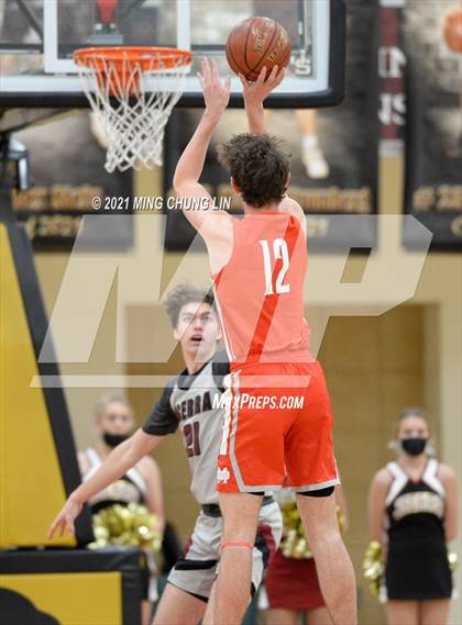 Thumbnail 3 in Mater Dei @ JSerra Catholic photogallery.