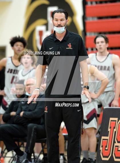 Thumbnail 1 in Mater Dei @ JSerra Catholic photogallery.