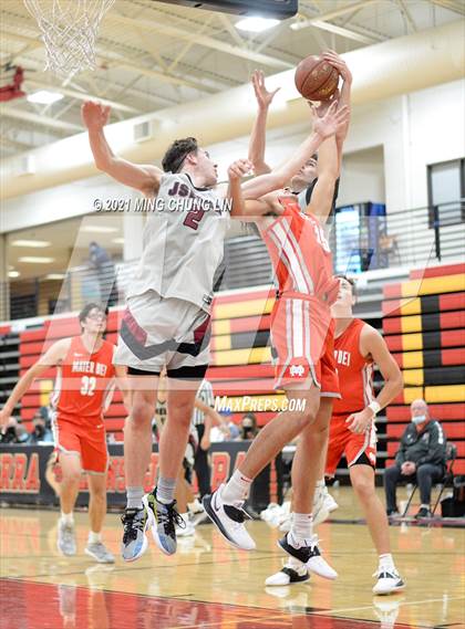 Thumbnail 3 in Mater Dei @ JSerra Catholic photogallery.