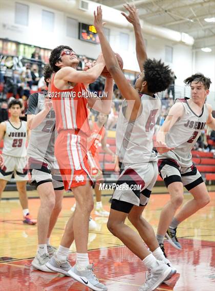 Thumbnail 2 in Mater Dei @ JSerra Catholic photogallery.