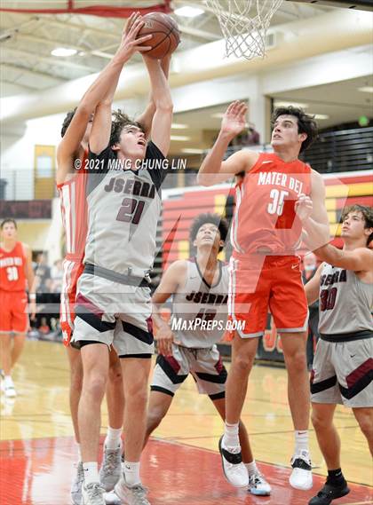 Thumbnail 3 in Mater Dei @ JSerra Catholic photogallery.