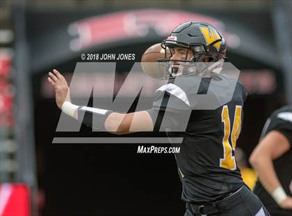 Thumbnail 2 in Bergen Catholic vs. Archbishop Wood (Battle on the Banks) photogallery.