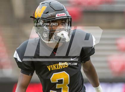 Thumbnail 2 in Bergen Catholic vs. Archbishop Wood (Battle on the Banks) photogallery.
