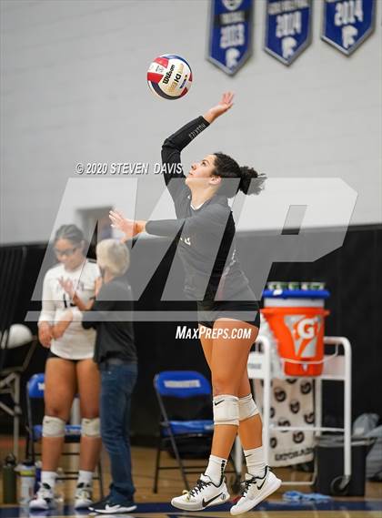 Thumbnail 2 in Hamilton vs. Perry (AIA 6A Final) photogallery.
